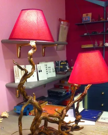 Lampada artigianale in legno di mare
